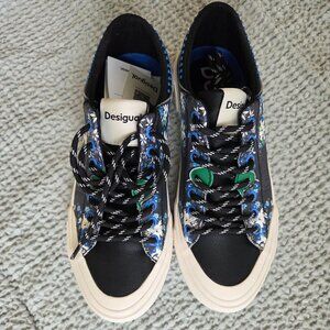 DESIGUAL NEW sneakers black flowers US6.5 With a box.